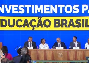 Ensino médio: Pé-de-Meia dará R$ 2 mil por ano a alunos de baixa renda