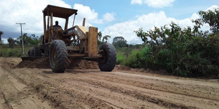 Prefeitura de Feira investe em melhorias nas estradas rurais e construção de aguadas