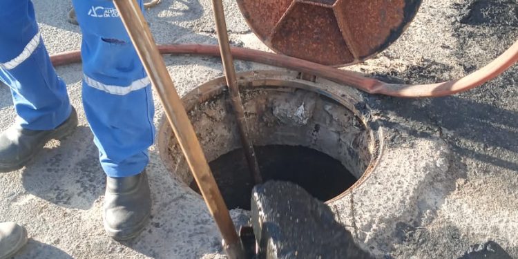 Embasa alerta sobre cuidados com a rede de esgoto no período de chuvas em Feira