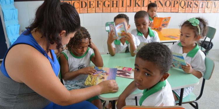 Prefeitura de Feira monta esquema de atendimento especial para período de matrículas