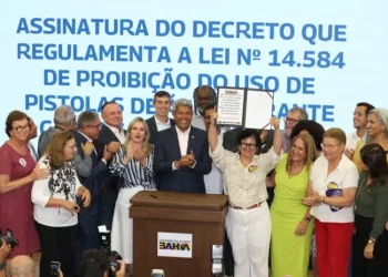 Governo sanciona lei que proíbe pistolas de água no Carnaval e em festas populares