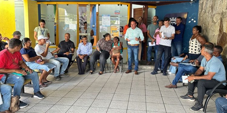 Prefeitura de Feira alinha plano de ação para distribuição de ração animal na zona rural
