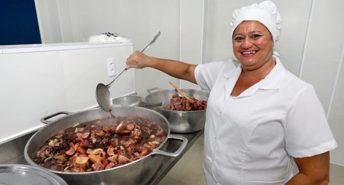 Escolas estaduais terão R$ 410 milhões destinados para a alimentação escolar, em 2024