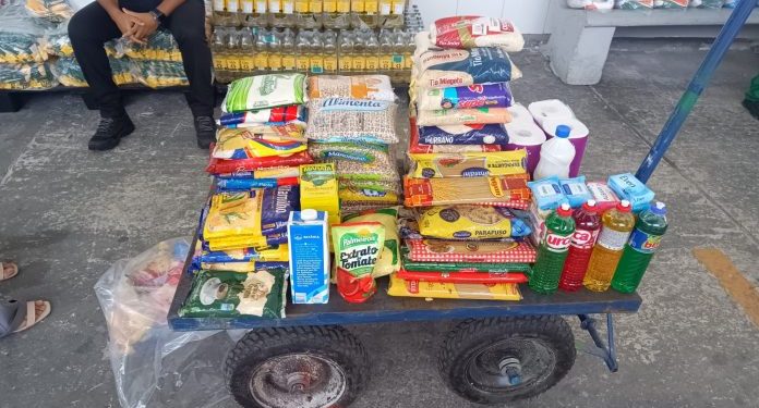 Em campanha de apoio a desabrigados pelas chuvas, SEC arrecada 2,3 toneladas de alimentos