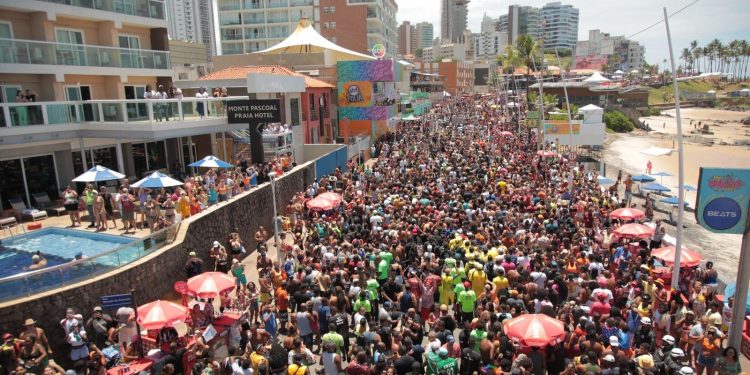 Arrastão terá Bell Marques, Léo Santana, Danniel Vieira, Carlinhos Brown e convidados em Salvador