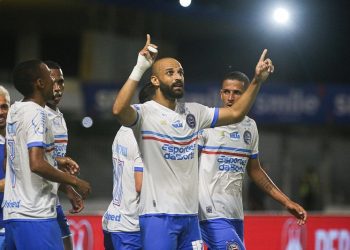 Bahia vence CRB e assume liderança do Grupo B da Copa do Nordeste