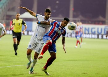 Bahia goleia o Itabuna na Arena Fonte Nova e se isola na liderança do Baianão