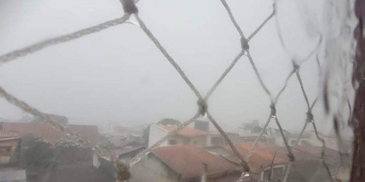 Mais de 3,5 mil pessoas estão desalojadas por causa das chuvas na BA