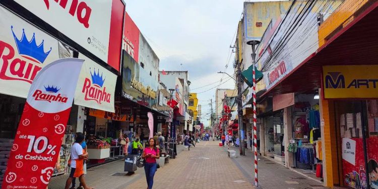Vendas do comércio varejista sobem 1,7% em 2023