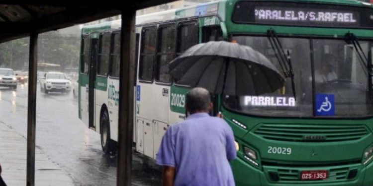 Inmet informa que sábado de Carnaval em Salvador terá tempo chuvoso até anoitecer