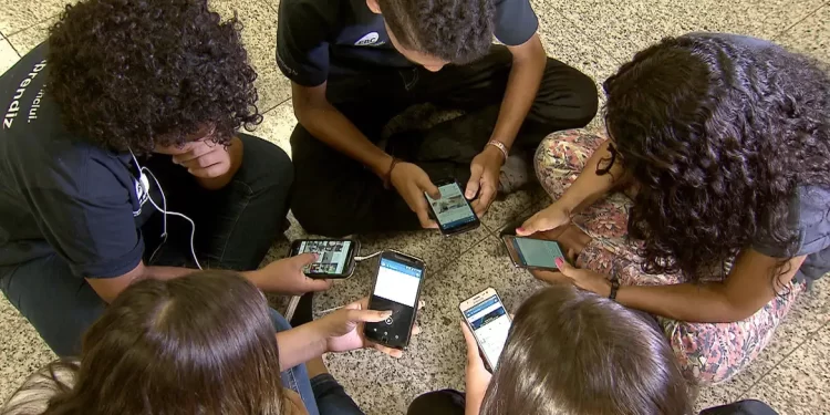 CCJ do Senado aprova projeto que protege crianças em ambiente virtual