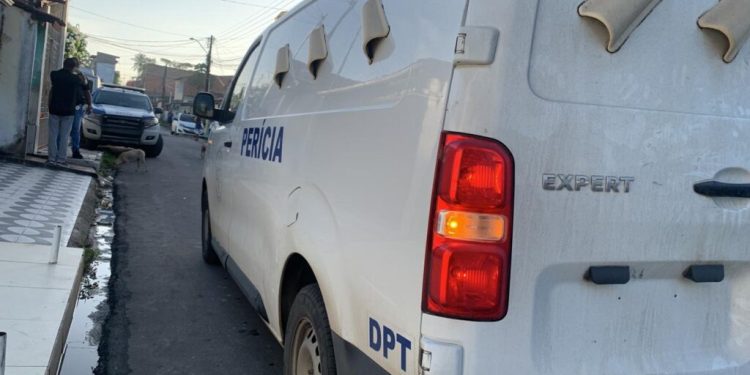 Mulher é assassinada dentro de casa no bairro do Tomba