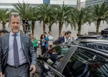 Bolsonaro não responde à PF em depoimento sobre golpe de Estado