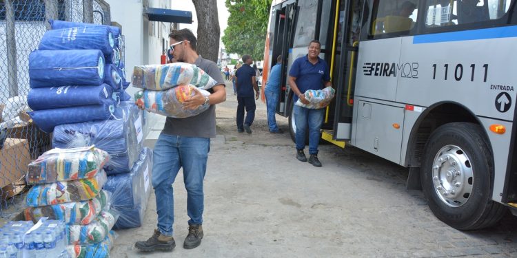 Empresa de transporte público São João faz doação de donativos a SEDESO