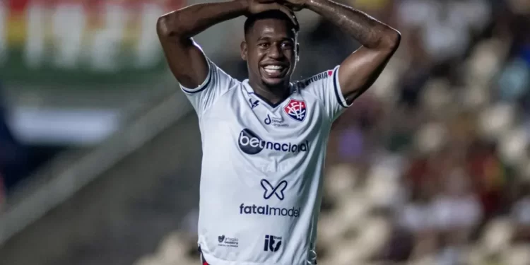 Dudu, jogador do Vitória, é investigado por agressão contra a ex