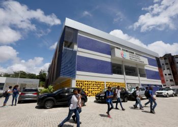 Aulas especiais simultâneas marcam início do ano letivo da rede estadual de ensino nesta segunda (19)