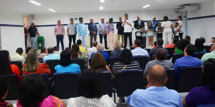Inauguração da maior escola da rede municipal marca início do ano letivo