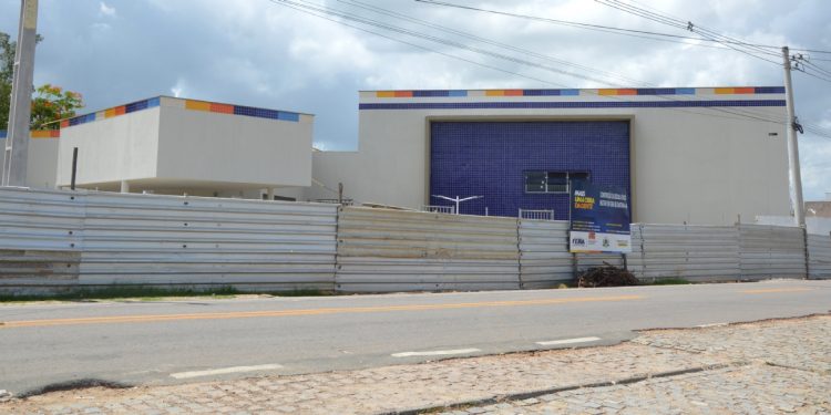 Com mais de 90% dos serviços executados, obra da escola cívico-militar chega à fase final