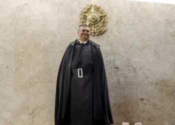 Primeiro voto de Dino no STF é sobre repercussão geral na uberização