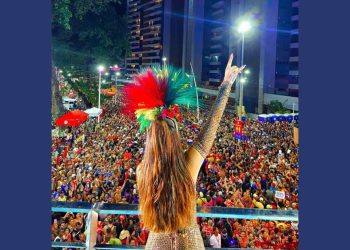 Depois da explosão de tubo de gás carbônico em trio, Ivete chora e diz que esse pode ser seu último Carnaval