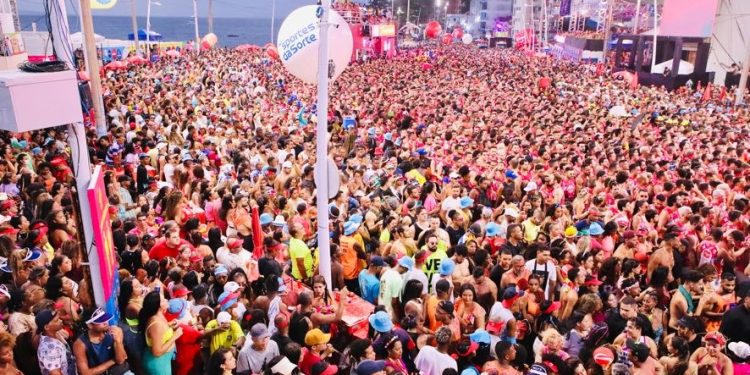 Carnaval de Salvador soma mais de nove milhões de foliões nas ruas
