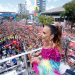 Ivete Sangalo volta ao Campo Grande, recebe prêmio e “maceta” junto com foliões