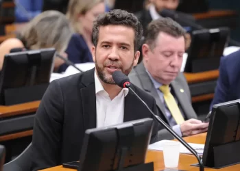 Fux autoriza quebra de sigilos bancário e fiscal de deputado Janones