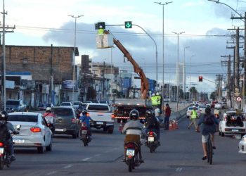 Feira registra oito furtos de fiação de semáforo em dois meses