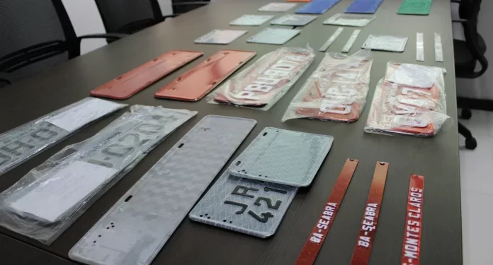 Operação do Detran-BA leva a suspensão de empresa estampadora em Feira de Santana