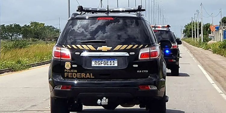 PF diz que Bolsonaro, ex-ministros e militares se dividiram em seis núcleos para tentar golpe de Estado