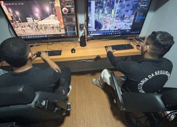 Mais de 2,5 milhões de pessoas passam pelo Carnaval de Salvador nos dois primeiros dias de folia