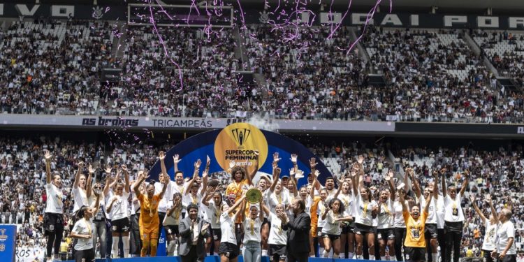 Corinthians derrota Cruzeiro e conquista tri da Supercopa feminina