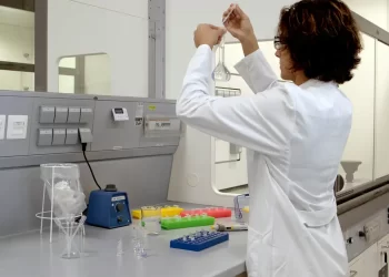 Fiocruz vai dobrar produção de testes de dengue em 2024