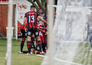 Vitória vence o Bahia no Barradão pelo Campeonato Baiano