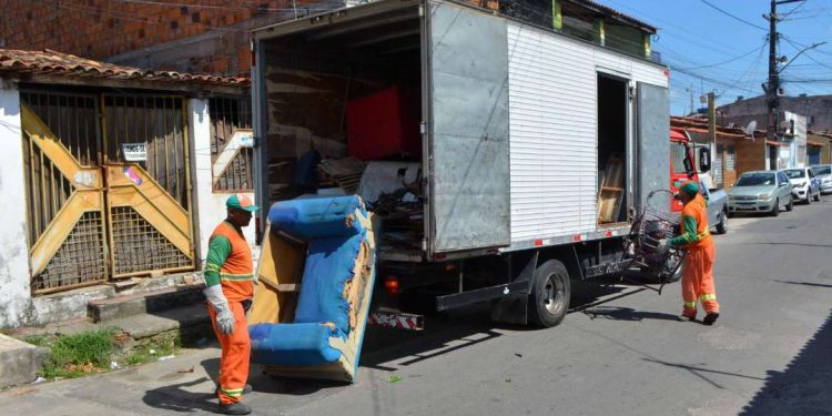 Bota-Fora contra a dengue recolheu mais de 2 toneladas de lixo em Humildes e Rua Nova