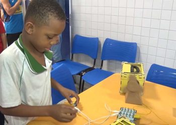Prefeitura lança projeto para fomentar o ensino da robótica nas escolas