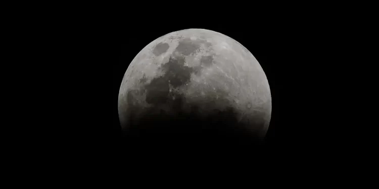 Primeiro eclipse lunar de 2024 pode ser visto na próxima segunda-feira (25)