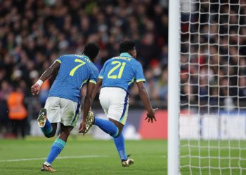 Brasil vence Inglaterra por 1×0 na estreia de Dorival Júnior