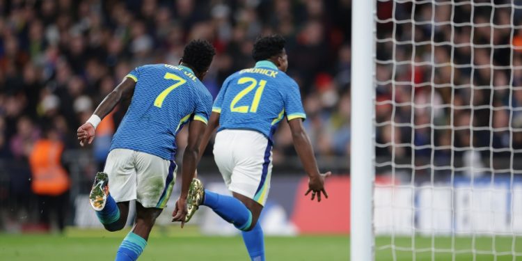 Brasil vence Inglaterra por 1×0 na estreia de Dorival Júnior