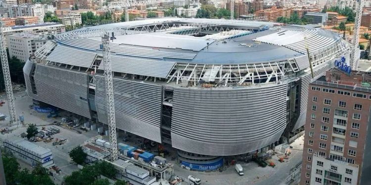 Brasil encara Espanha na próxima terça, em estádio em obras há 5 anos, ao custo de R$ 4,9 bi