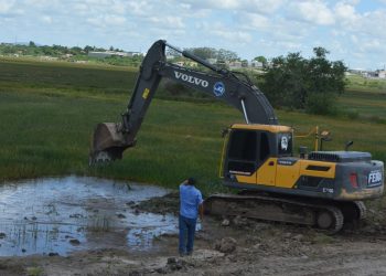 Prefeitura promove a limpeza e requalificação da Lagoa Salgada no Dia Mundial da Água