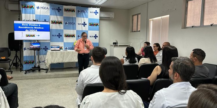 Hospital Clériston Andrade recepciona 24 novos residentes em sete áreas da medicina