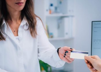 Com média de 12 processos por dia, planos de saúde acumulam ações e derrotas na Justiça baiana