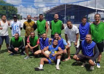 Clima de descontração marca as primeiras partidas de futebol dos servidores penais em campo sintético