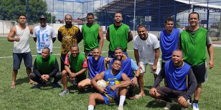 Clima de descontração marca as primeiras partidas de futebol dos servidores penais em campo sintético