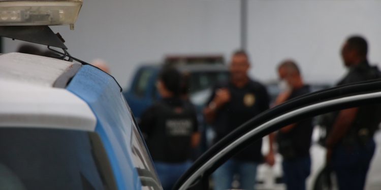 Polícia Civil prende homem em flagrante por estelionato em Feira de Santana