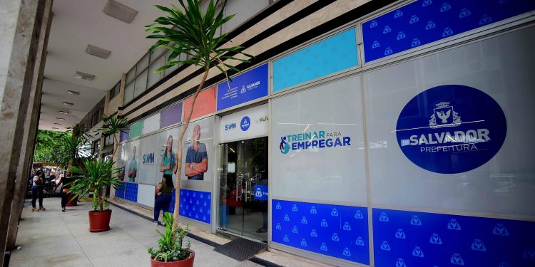 Salvador lidera geração de empregos no Norte e Nordeste