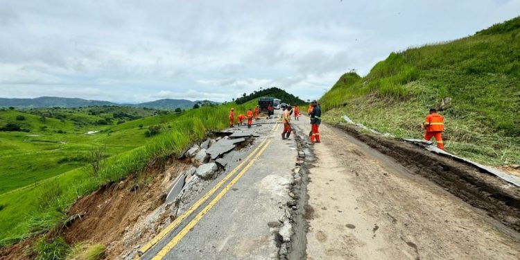 Governo da Bahia mantém mobilização para atender demandas de emergência para atingidos pelas fortes chuvas