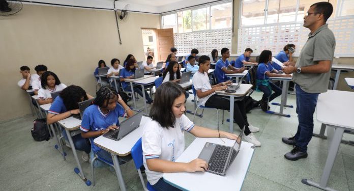 SEC convoca 166 professores da Educação Básica aprovados em processo seletivo