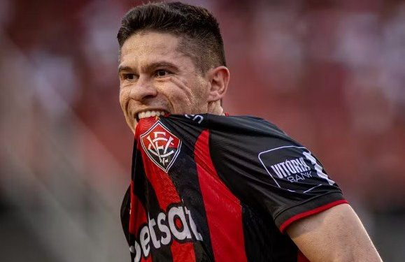 Vitória goleia o Barcelona de Ilhéus e enfrenta o Bahia na final do Estadual